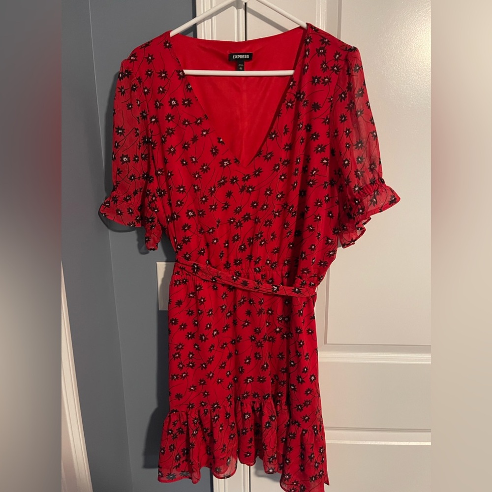 Express women’s XL red floral print dress. ruffle bottom. Tie for around waist.